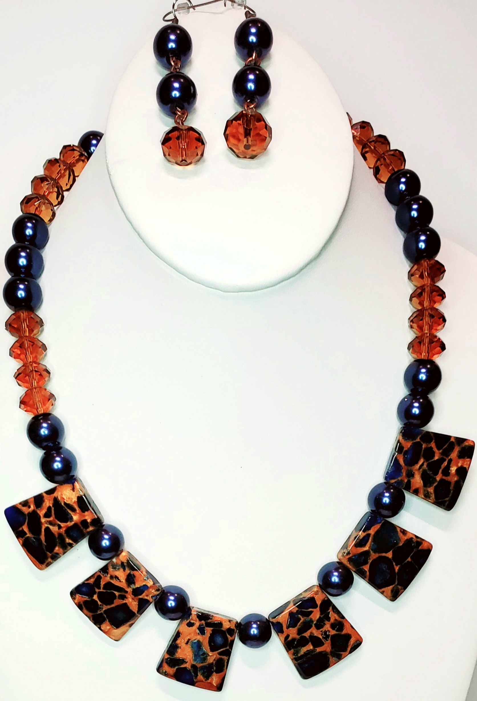 Golden (Base) Brown Stone Artificial Necklace Set, 19 Inch at Rs 1500/set  in Mumbai
